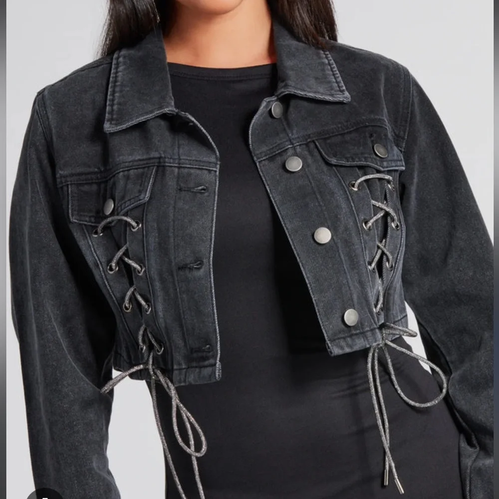 NWOT Windsor Cropped Denim Jacket - Picture 4 of 8